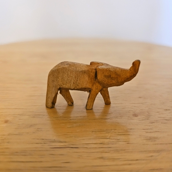 Elephant Wooden - Picture 1 of 6